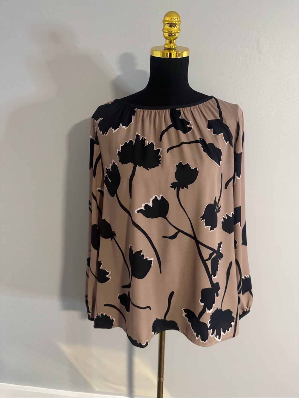 Ann Taylor Loft Floral Long Sleeve Blouse in Taupe and Black Size Large